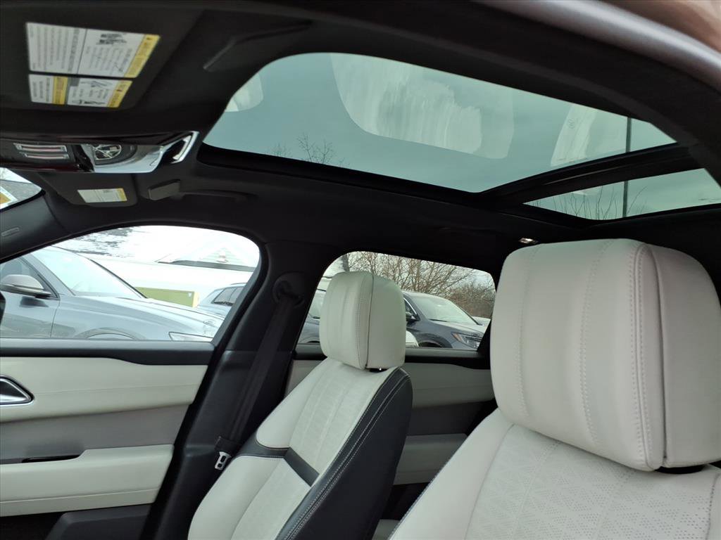 Used 2020 Land Rover Range Rover Velar R-Dynamic HSE image 11