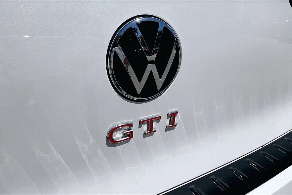 New 2026 Volkswagen GTI SE FWD image 7