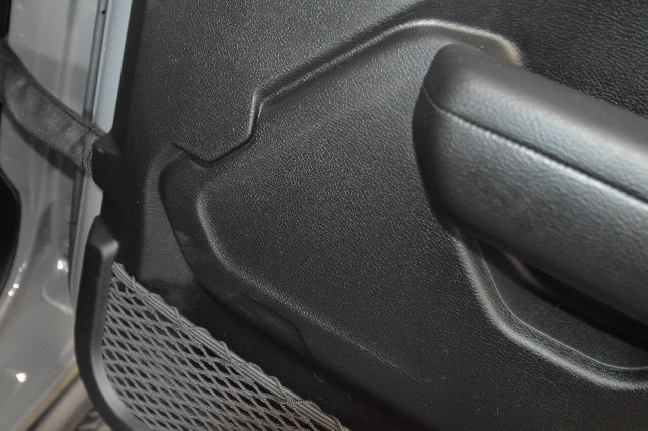 Used 2023 Jeep Wrangler Unlimited w/ Cold Weather Group image 18