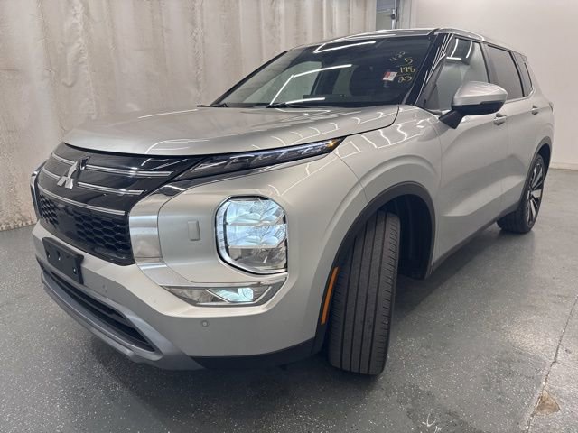 Used 2025 Mitsubishi Outlander SE AWD/4WD image 5