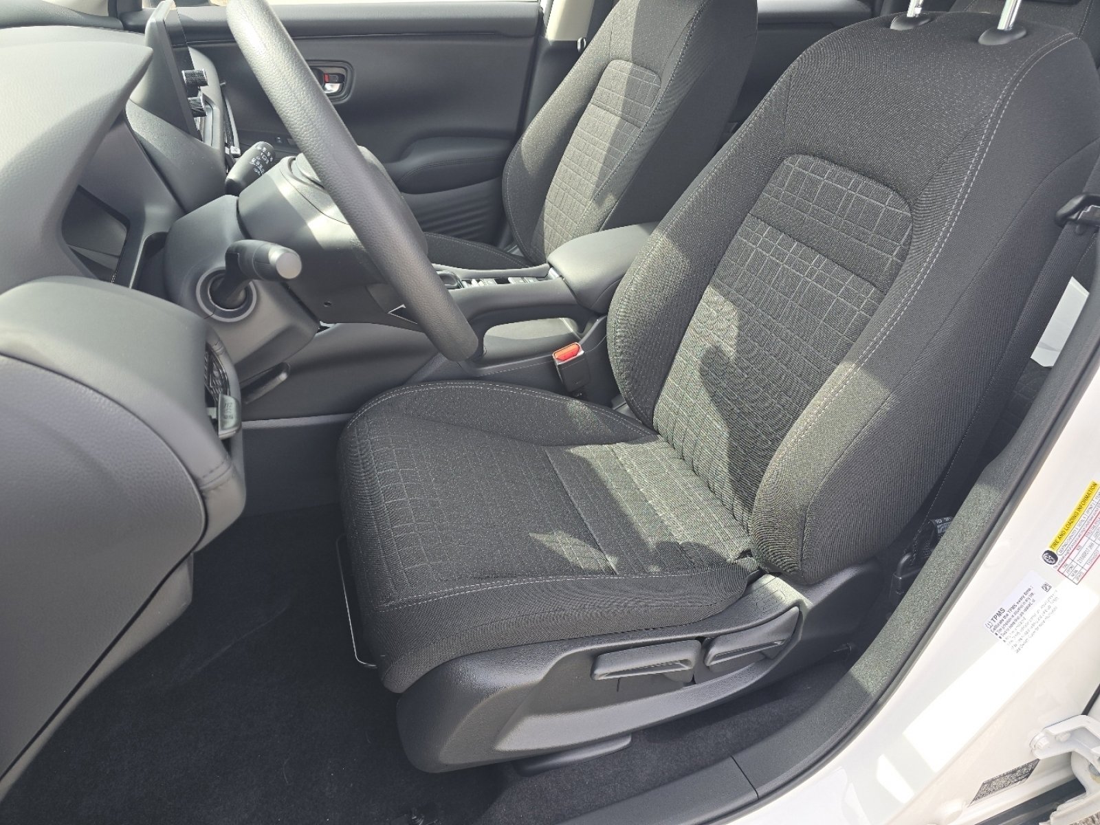 Used 2025 Honda HR-V LX image 28