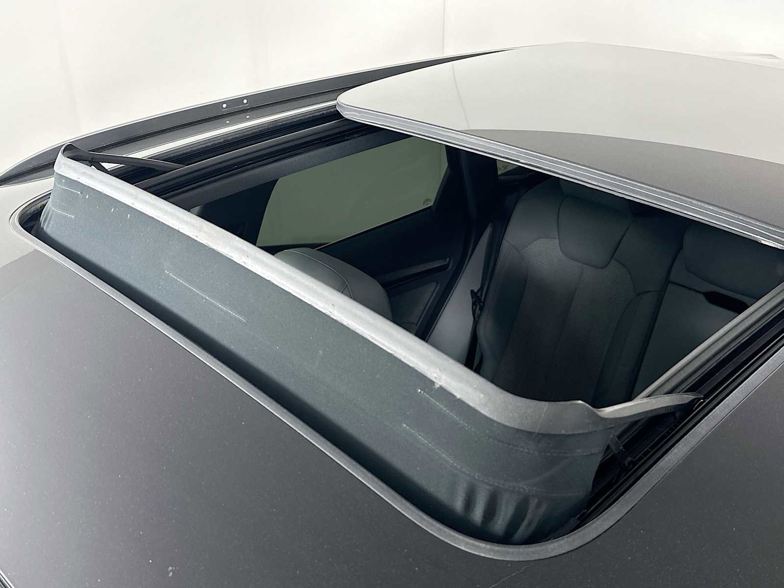 Used 2022 Audi SQ5 Premium Plus w/ Premium Plus Package image 20