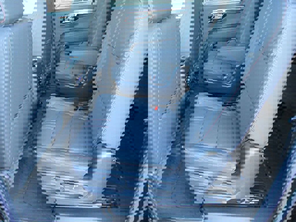 New 2026 Chevrolet Suburban RST image 15