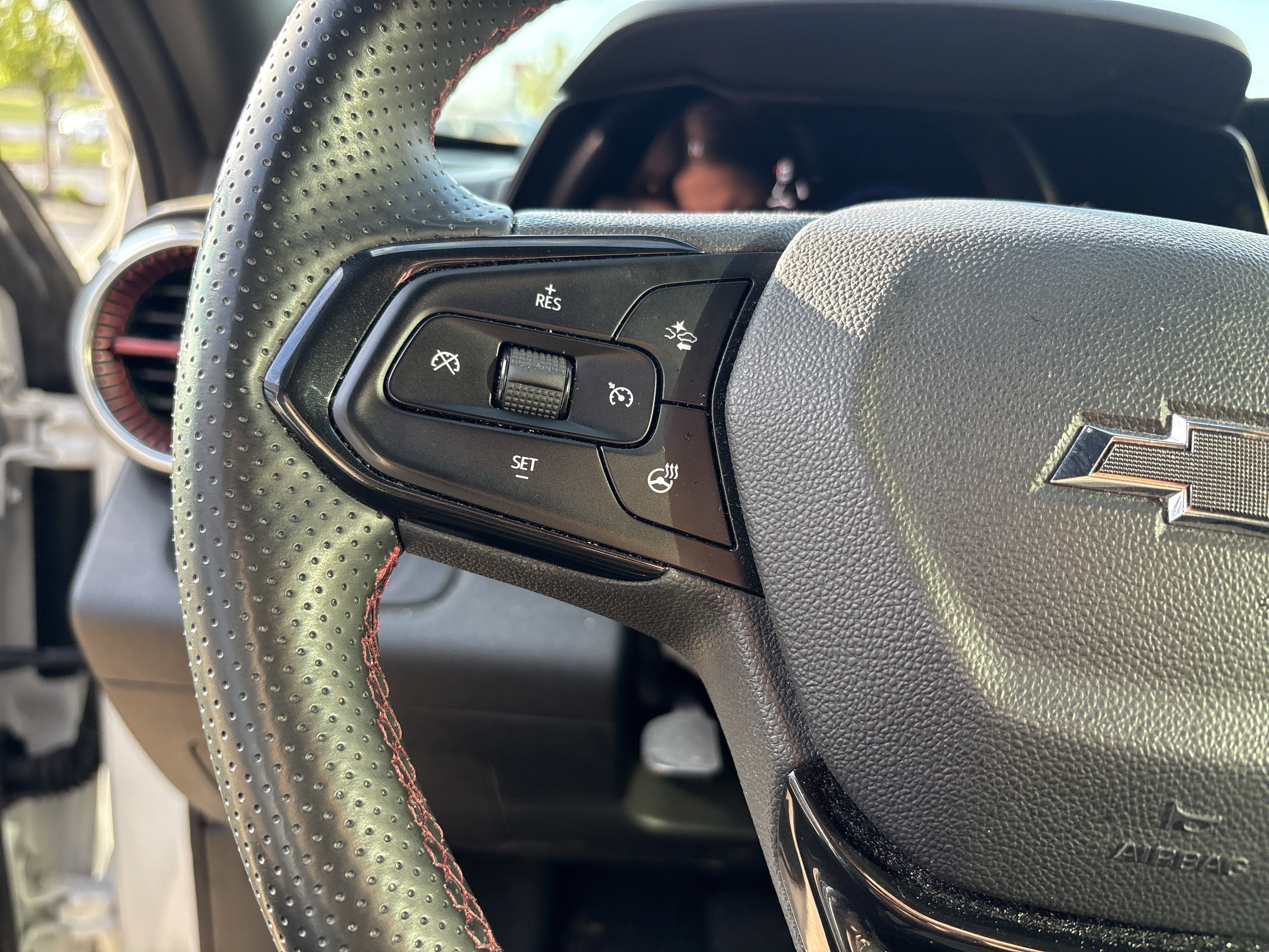 Used 2025 Chevrolet Trax RS w/ Driver Confidence Package image 25