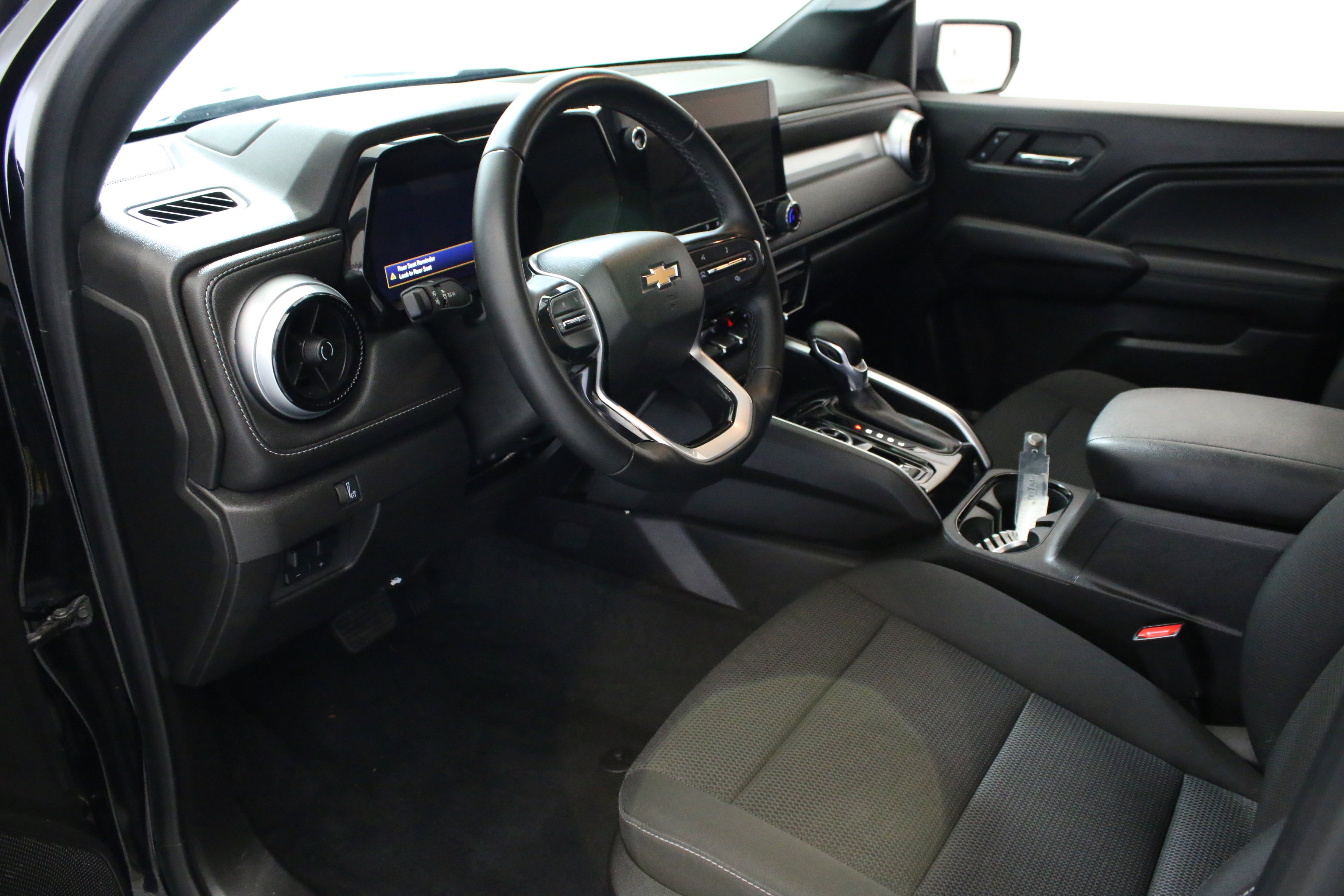 Used 2023 Chevrolet Colorado LT w/ LT Convenience Package AWD/4WD image 22