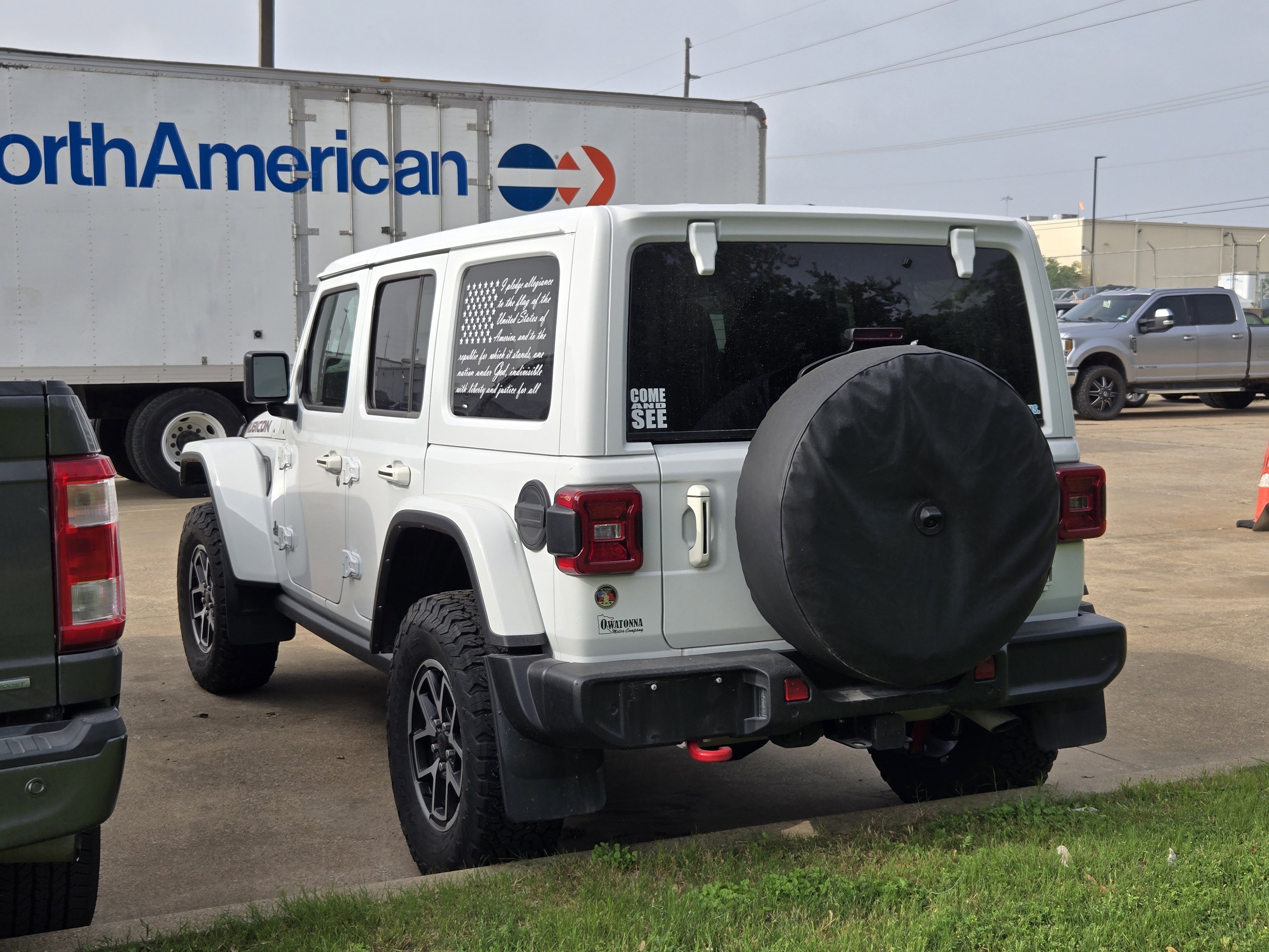 Used 2025 Jeep Wrangler Unlimited Rubicon w/ Safety Group AWD/4WD image 6