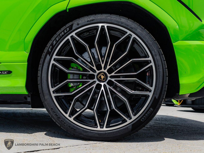 Used 2025 Lamborghini Urus SE AWD/4WD image 30