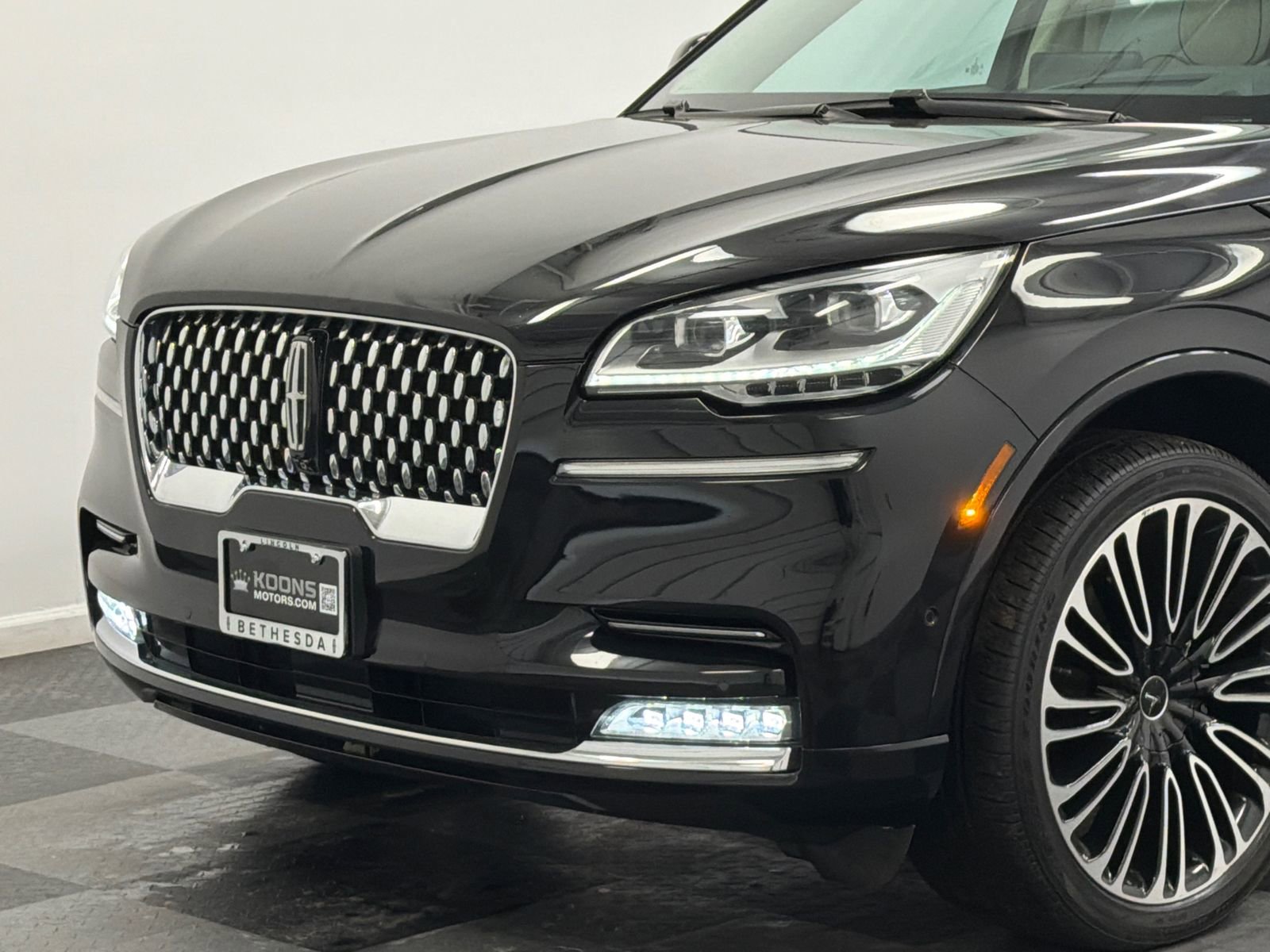 Used 2023 Lincoln Aviator Black Label image 2