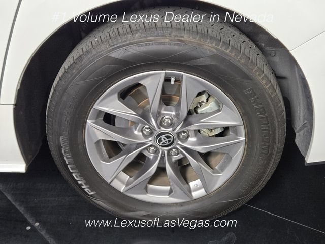 Used 2023 Toyota Sienna XLE FWD image 11