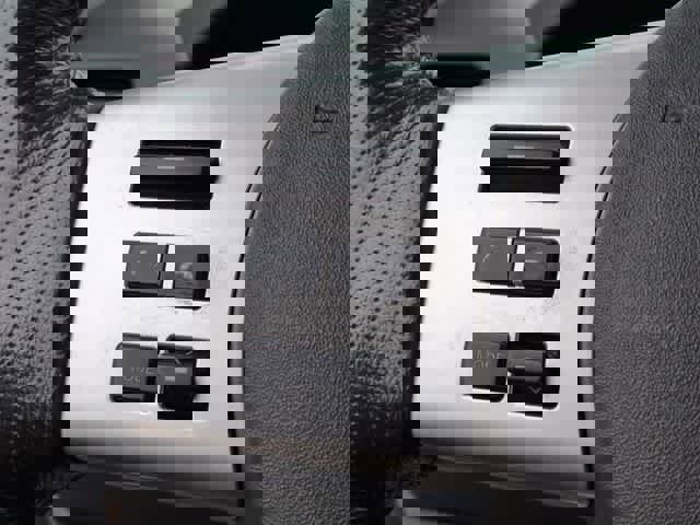 Used 2018 Nissan Frontier PRO-4X image 25