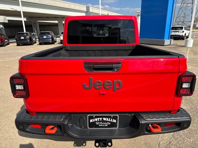 Used 2025 Jeep Gladiator Mojave AWD/4WD image 3