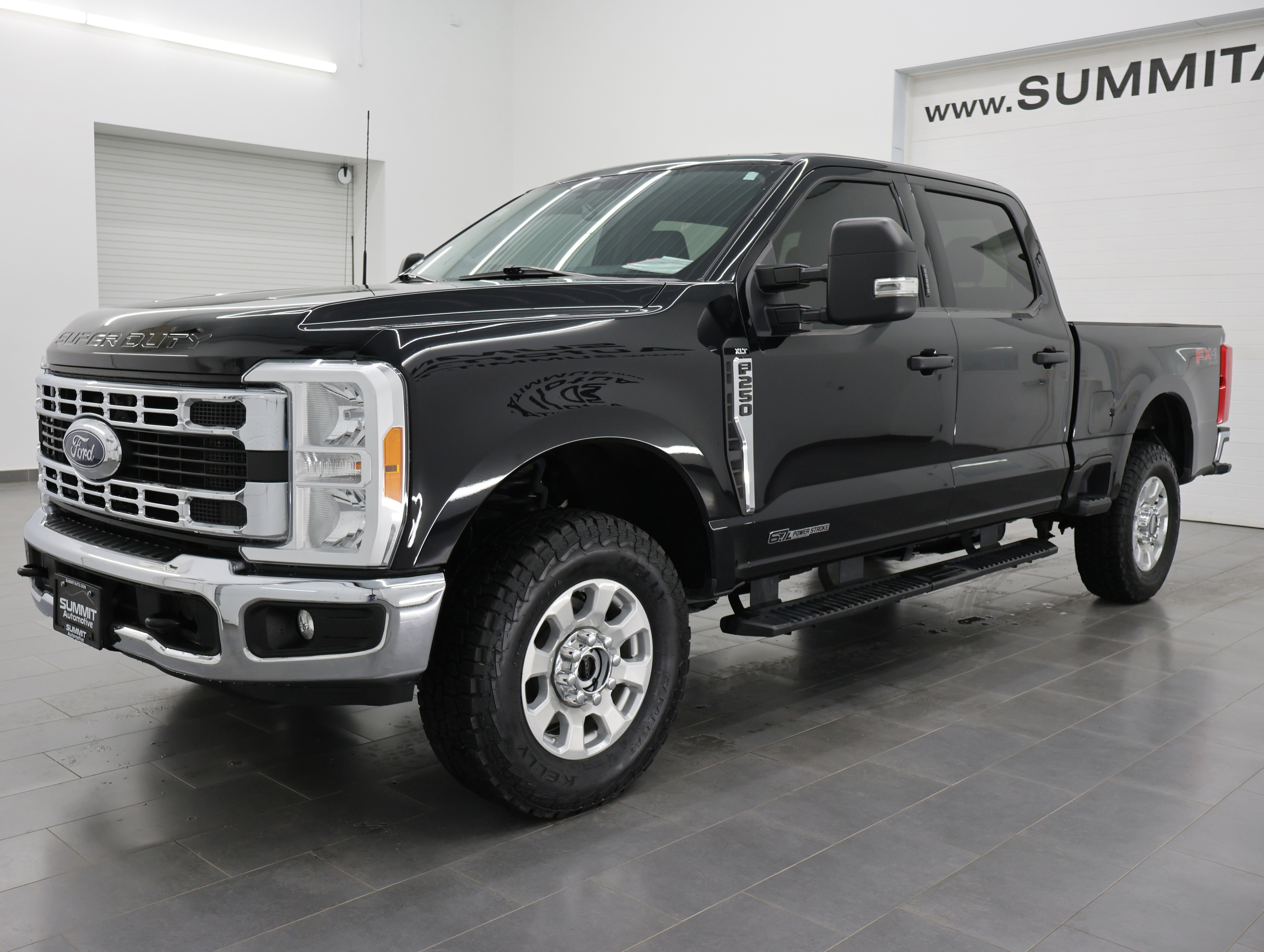 Used 2023 Ford F250 XLT w/ FX4 Off-Road Package image 7