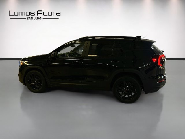 Used 2024 GMC Terrain SLE w/ Driver Convenience Package FWD image 4