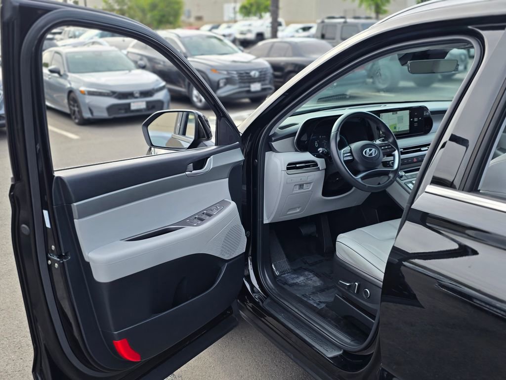 Used 2025 Hyundai Palisade SEL FWD image 39