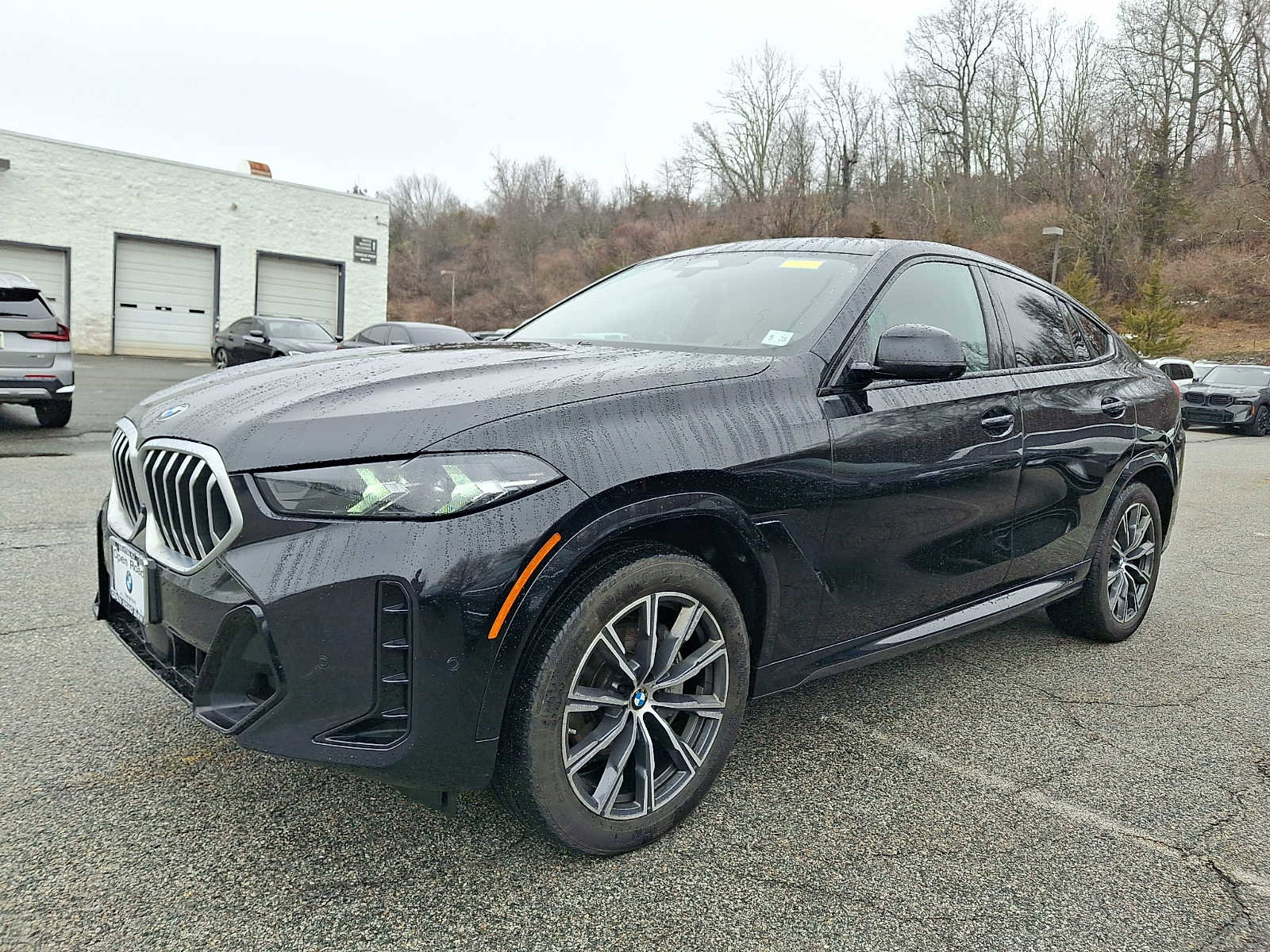 Used 2024 BMW X6 xDrive40i w/ Parking Assistance Package AWD/4WD image 3