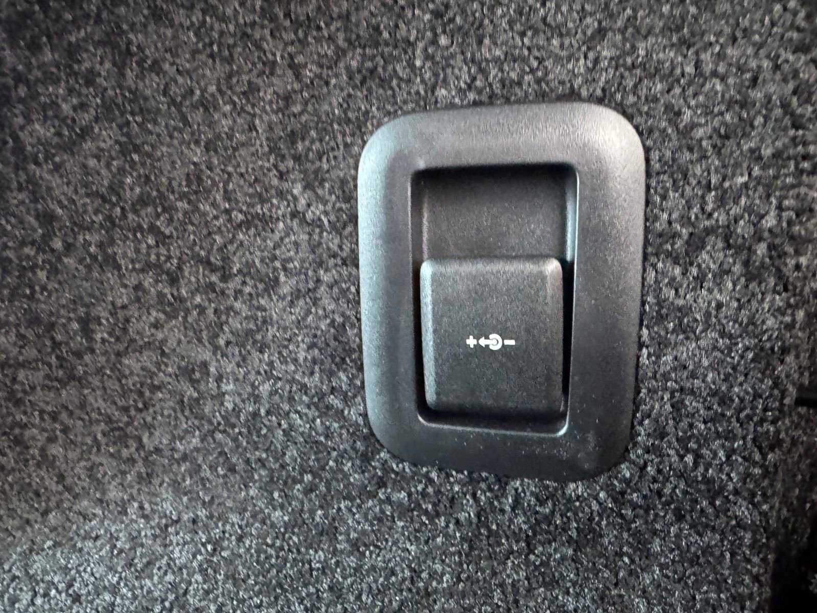 New 2026 Land Rover Range Rover SE image 27