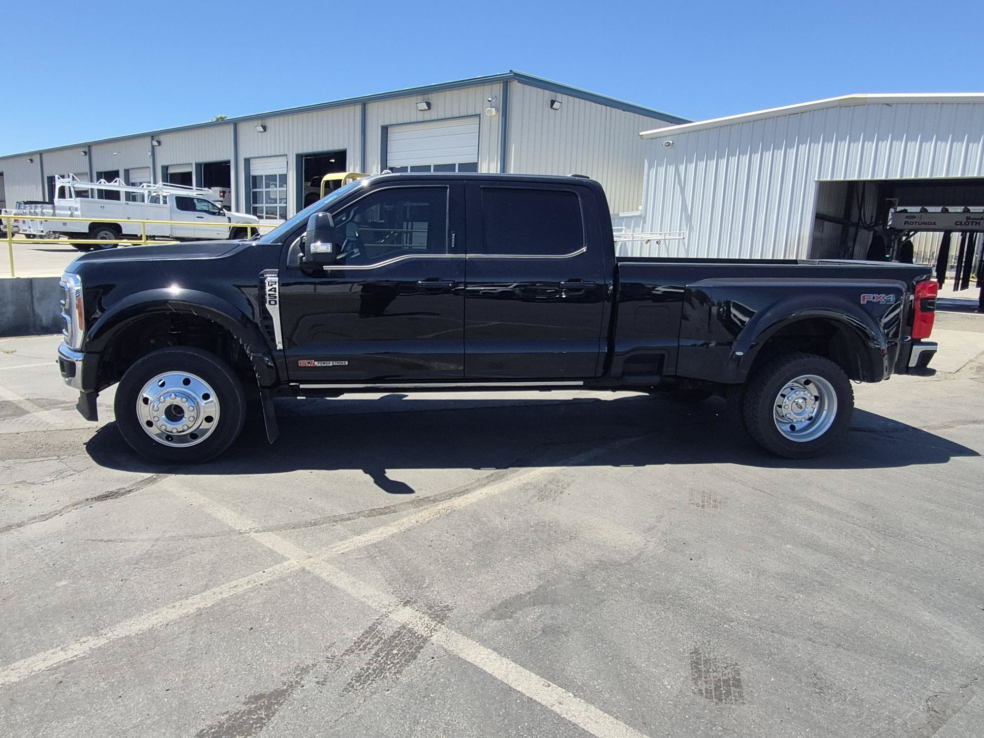 Used 2023 Ford F450 Lariat w/ Lariat Ultimate Package AWD/4WD image 2