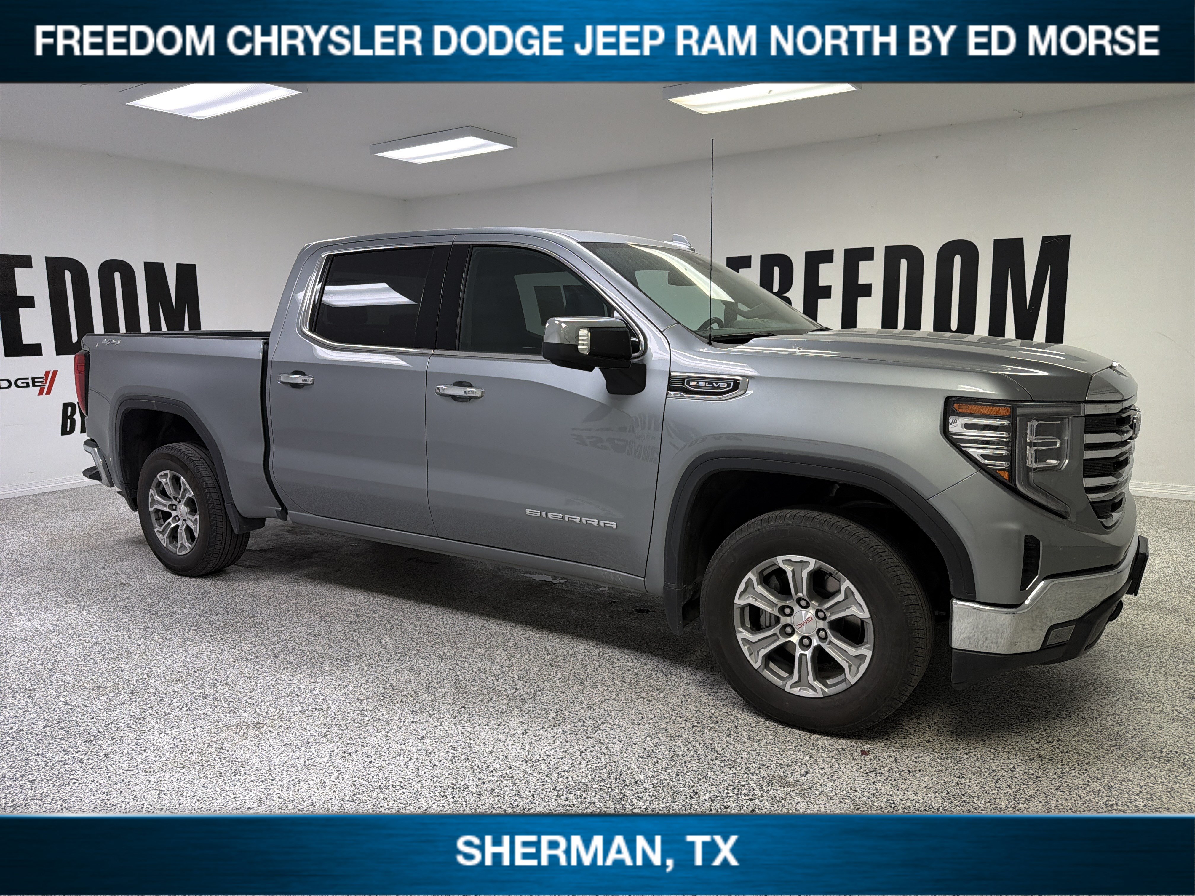 Used 2025 GMC Sierra 1500 SLT AWD/4WD image 3