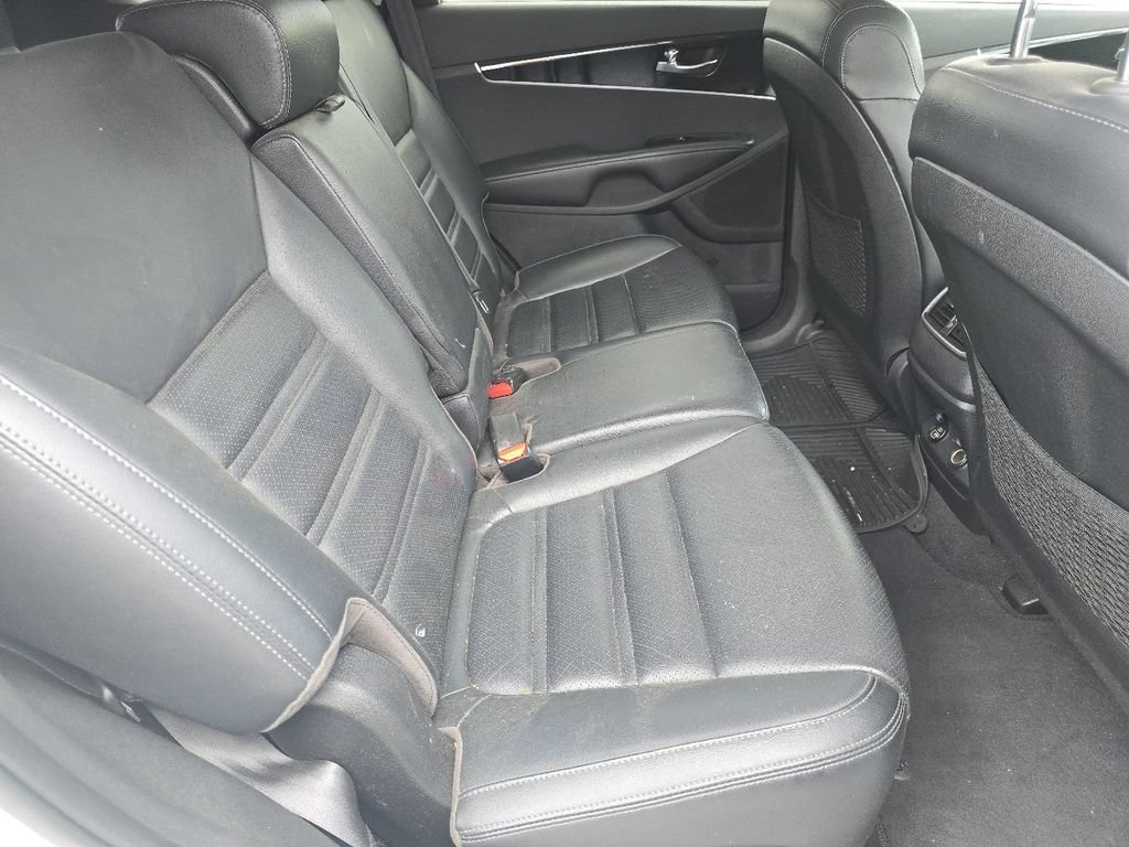 Used 2020 Kia Sorento EX FWD image 19