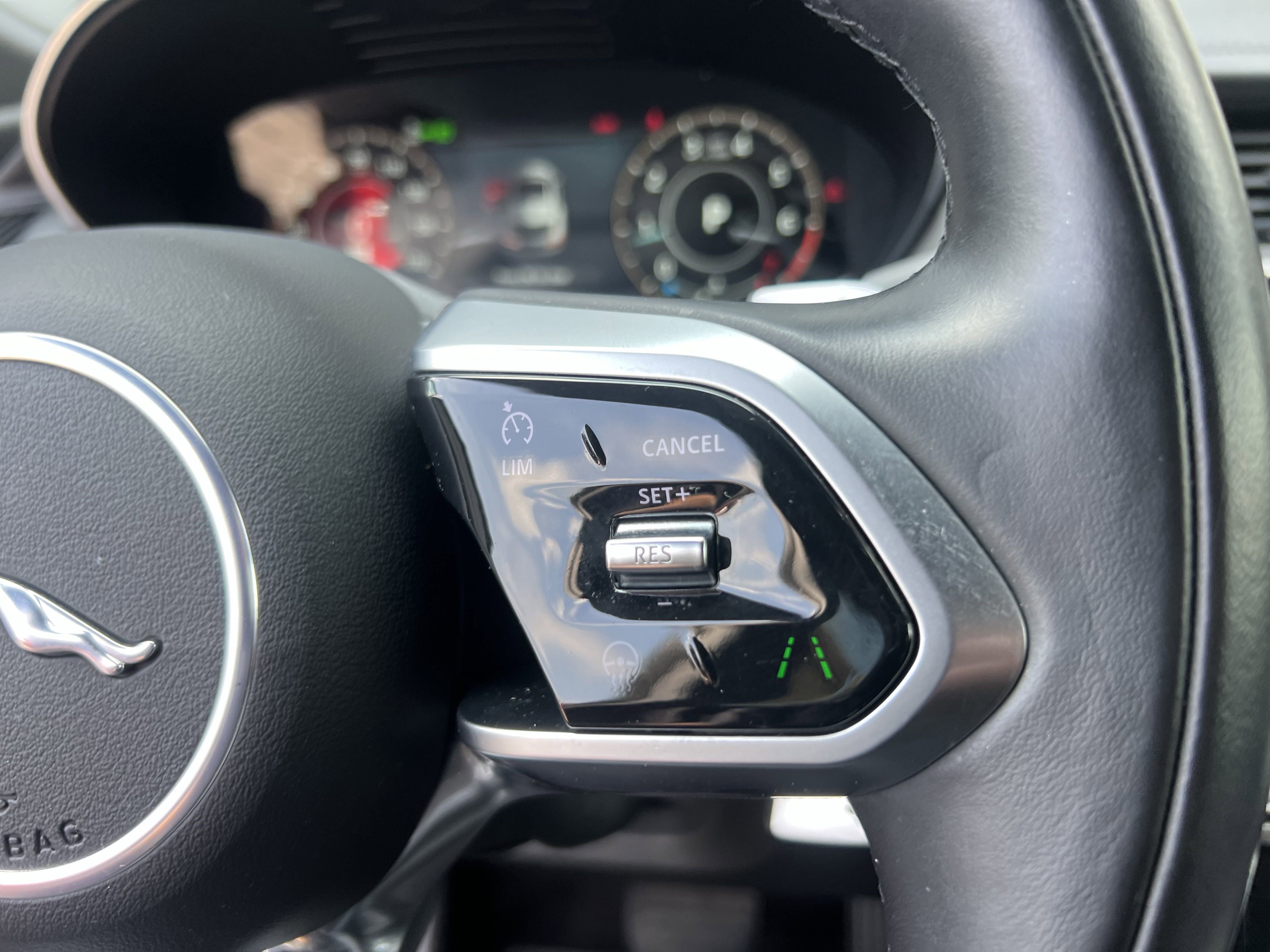 Certified 2022 Jaguar E-PACE SE image 21