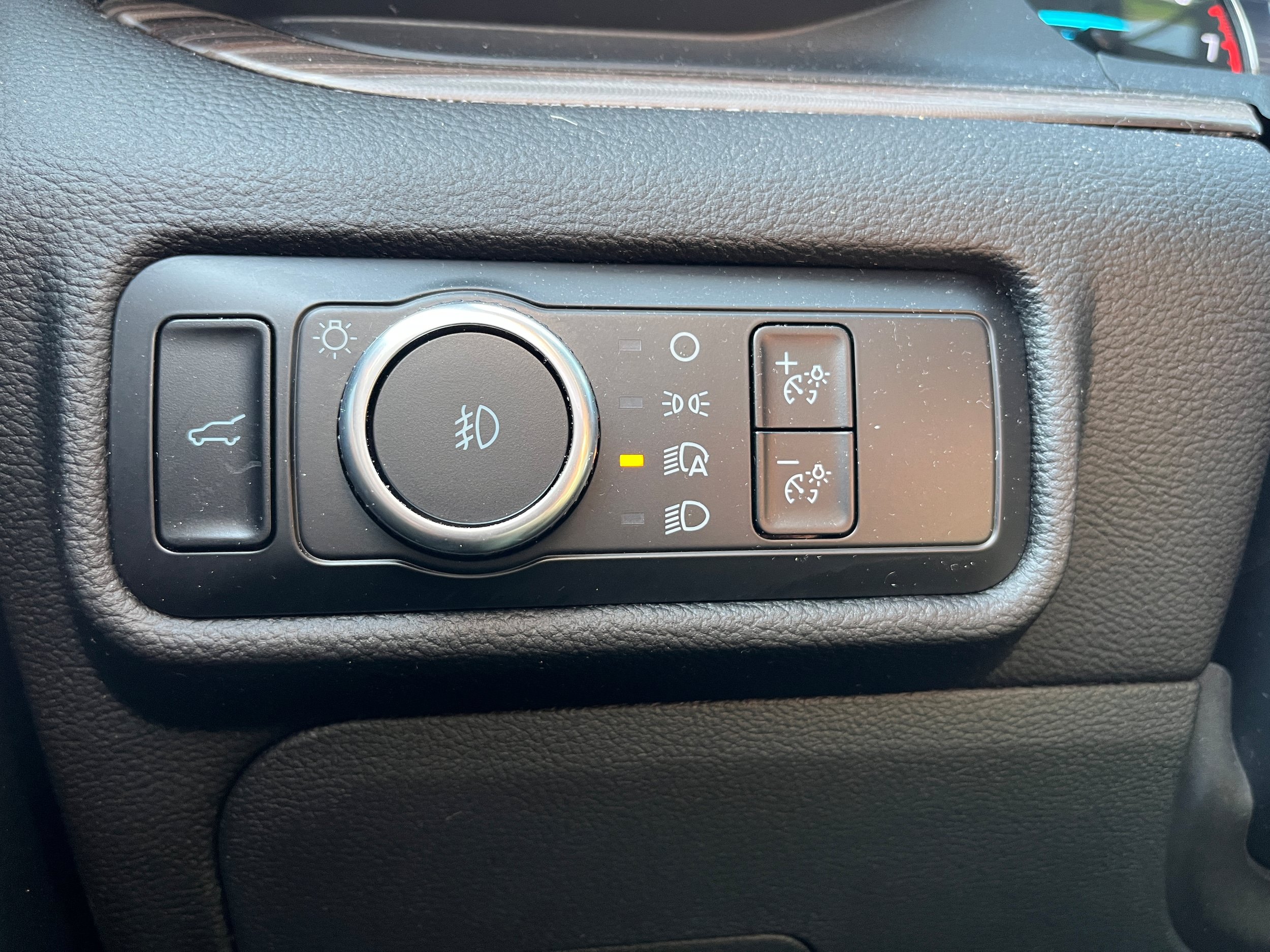 Certified 2023 Ford Explorer Limited w/ Limited Technology Package AWD/4WD image 20