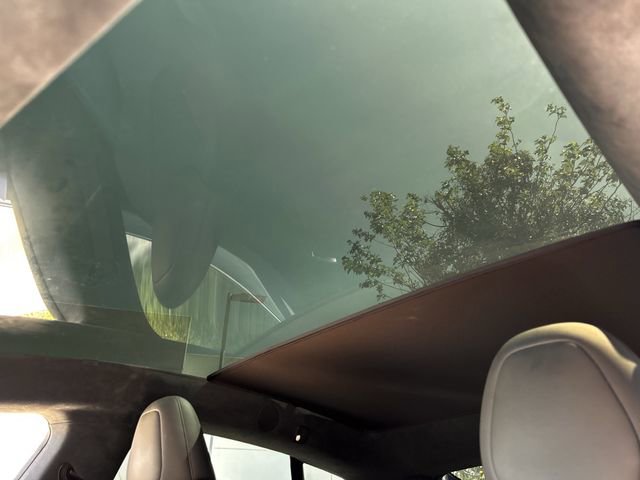 Used 2021 Tesla Model S Plaid image 23