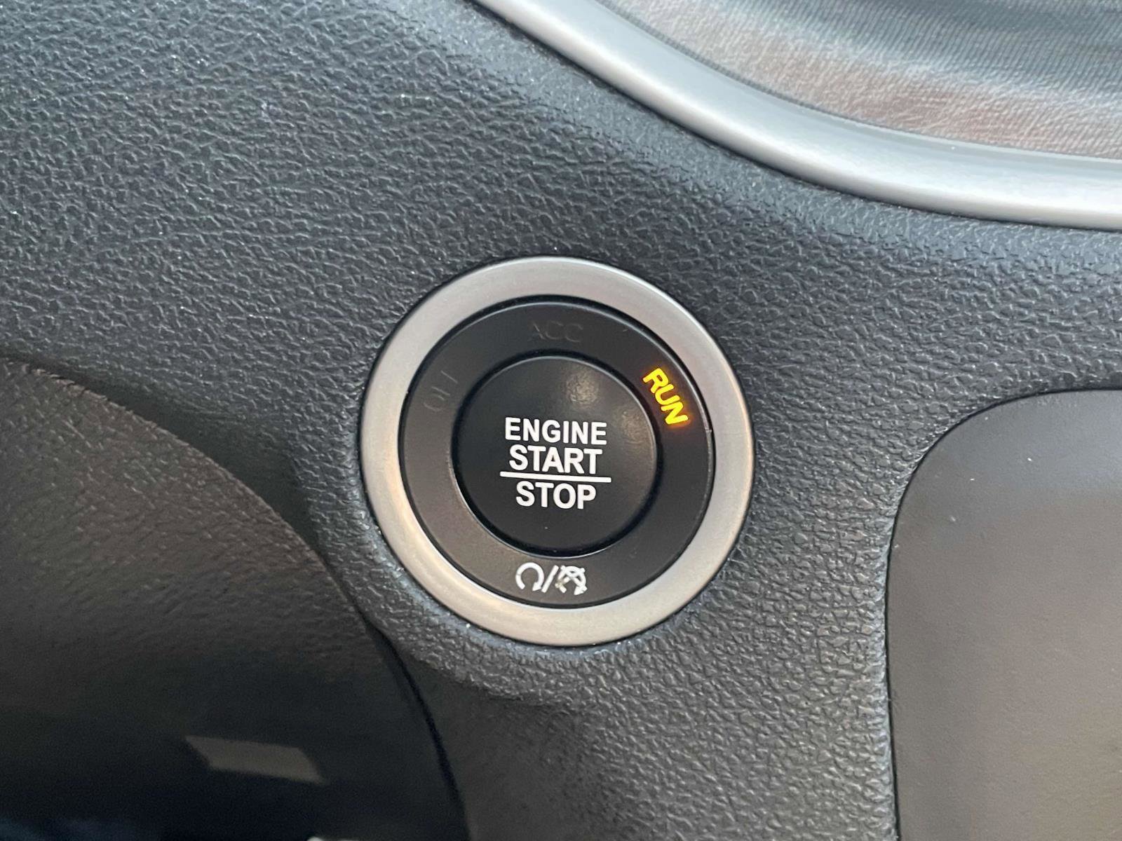 Used 2018 Dodge Charger R/T image 8