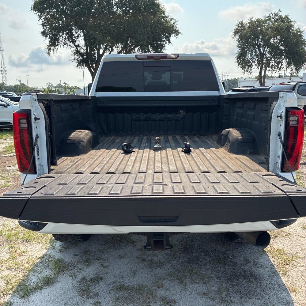 Used 2024 GMC Sierra 2500 Denali w/ Denali Reserve Package AWD/4WD image 15
