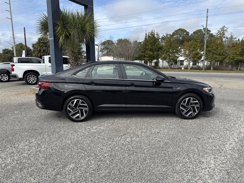 Used 2024 Volkswagen Jetta SEL image 8