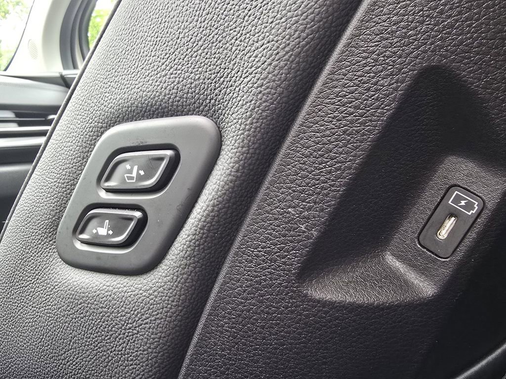 Used 2025 Kia Carnival SX Prestige FWD image 25