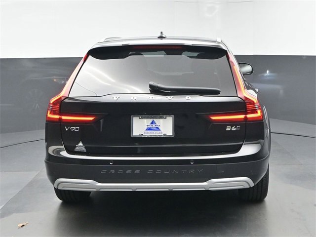 Certified 2024 Volvo V90 B6 Cross Country Plus image 7