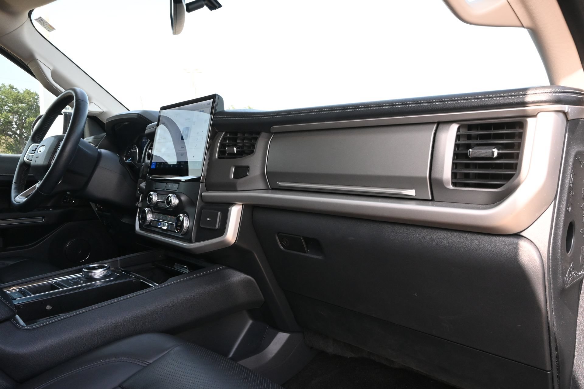 Used 2022 Ford Expedition Max XLT RWD image 25