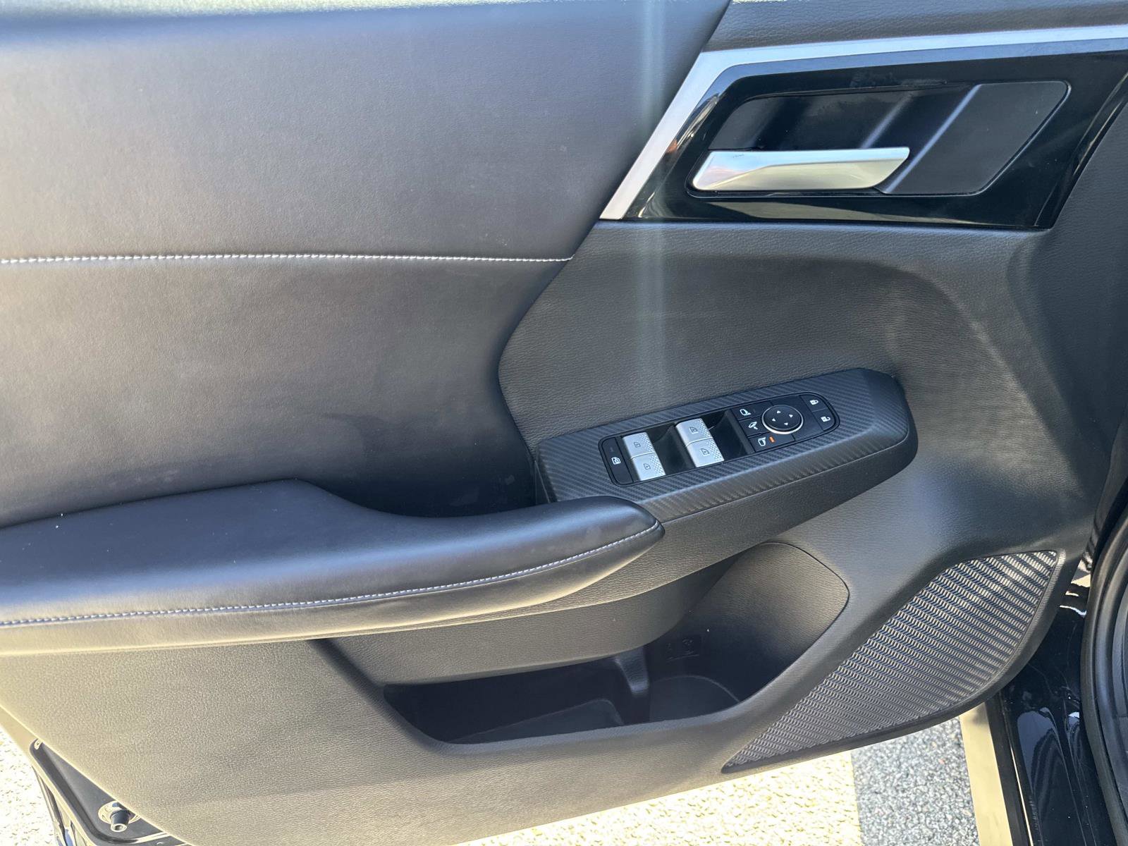 Used 2023 Mitsubishi Outlander SE image 13