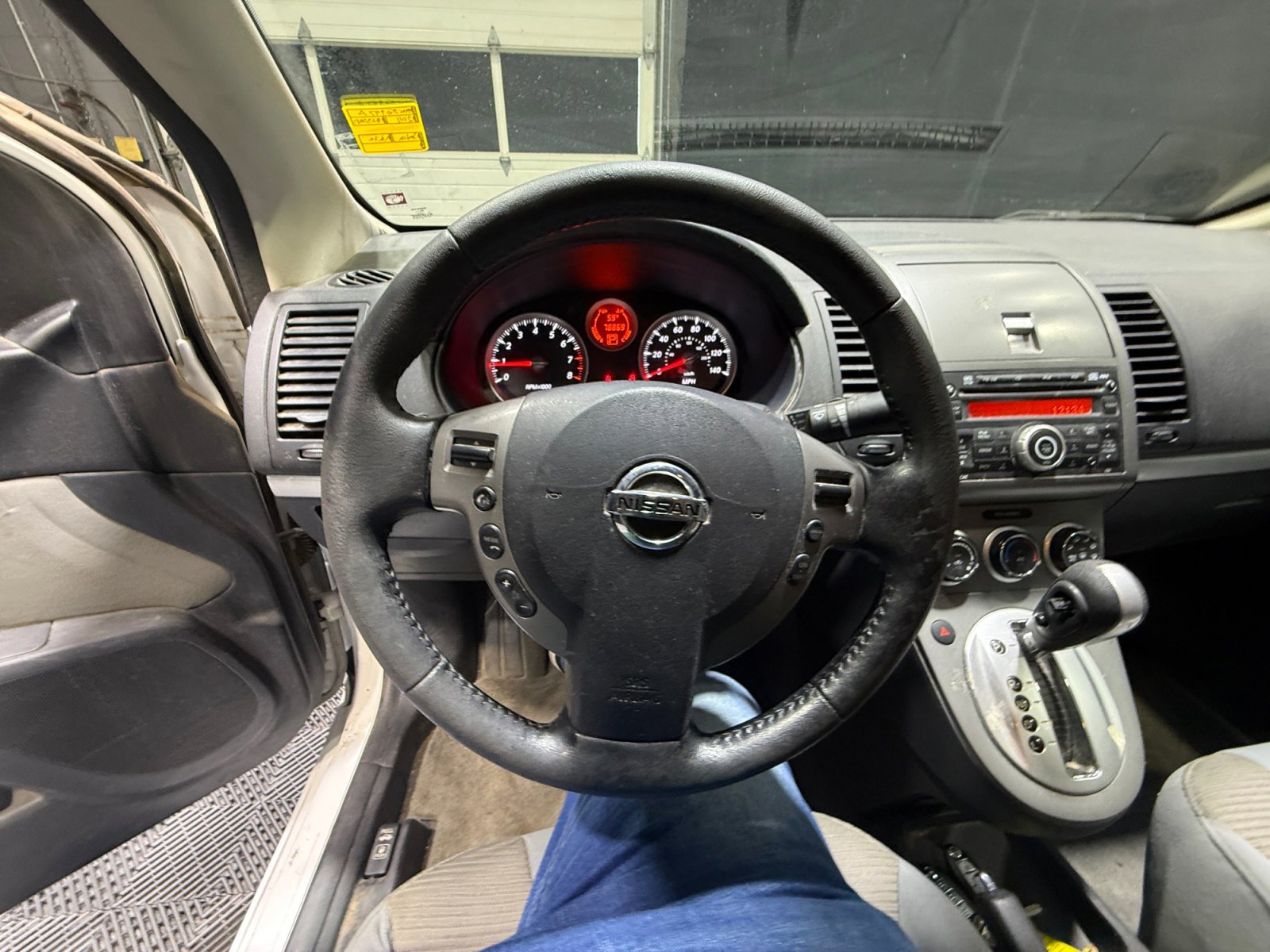 Used 2011 Nissan Sentra 2.0 SR w/ Convenience Pkg image 9