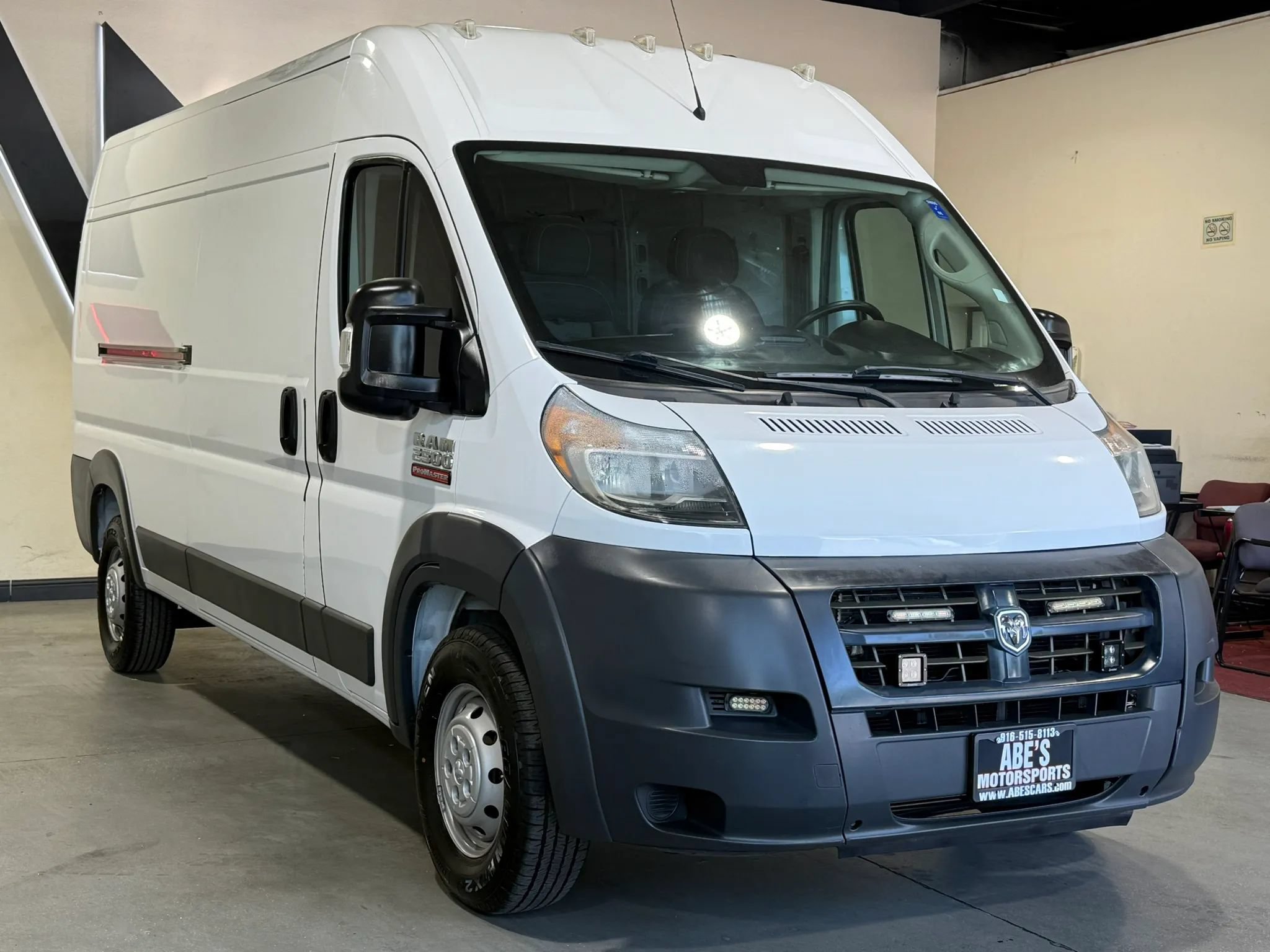 Used 2018 RAM ProMaster 2500 w/ Interior Convenience Group FWD image 2
