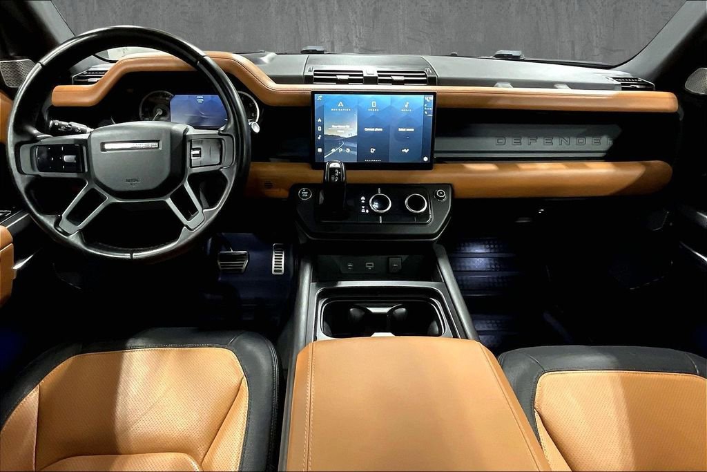 Used 2023 Land Rover Defender 130 X-Dynamic SE image 7