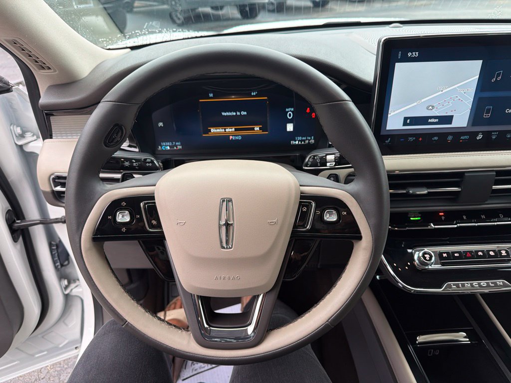 Used 2023 Lincoln Corsair AWD image 23