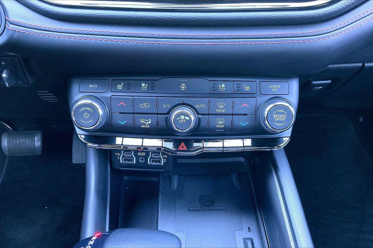 Used 2022 Dodge Durango R/T w/ Blacktop Package AWD/4WD image 20