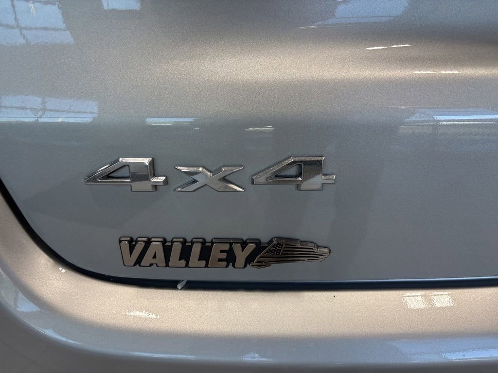 Used 2025 Jeep Compass Limited image 20