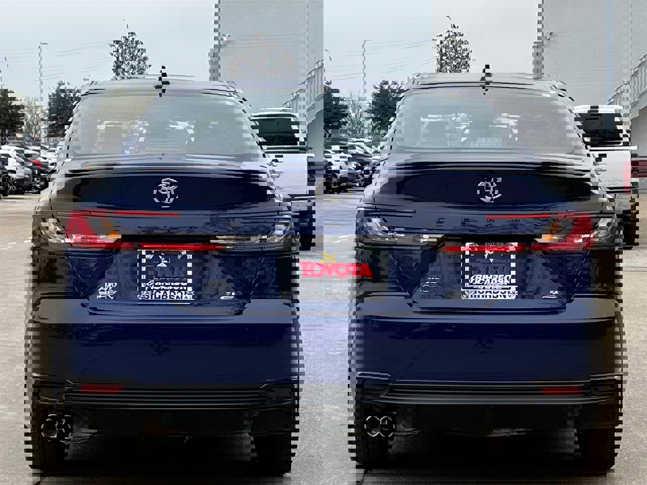 Used 2025 Toyota Camry SE image 5