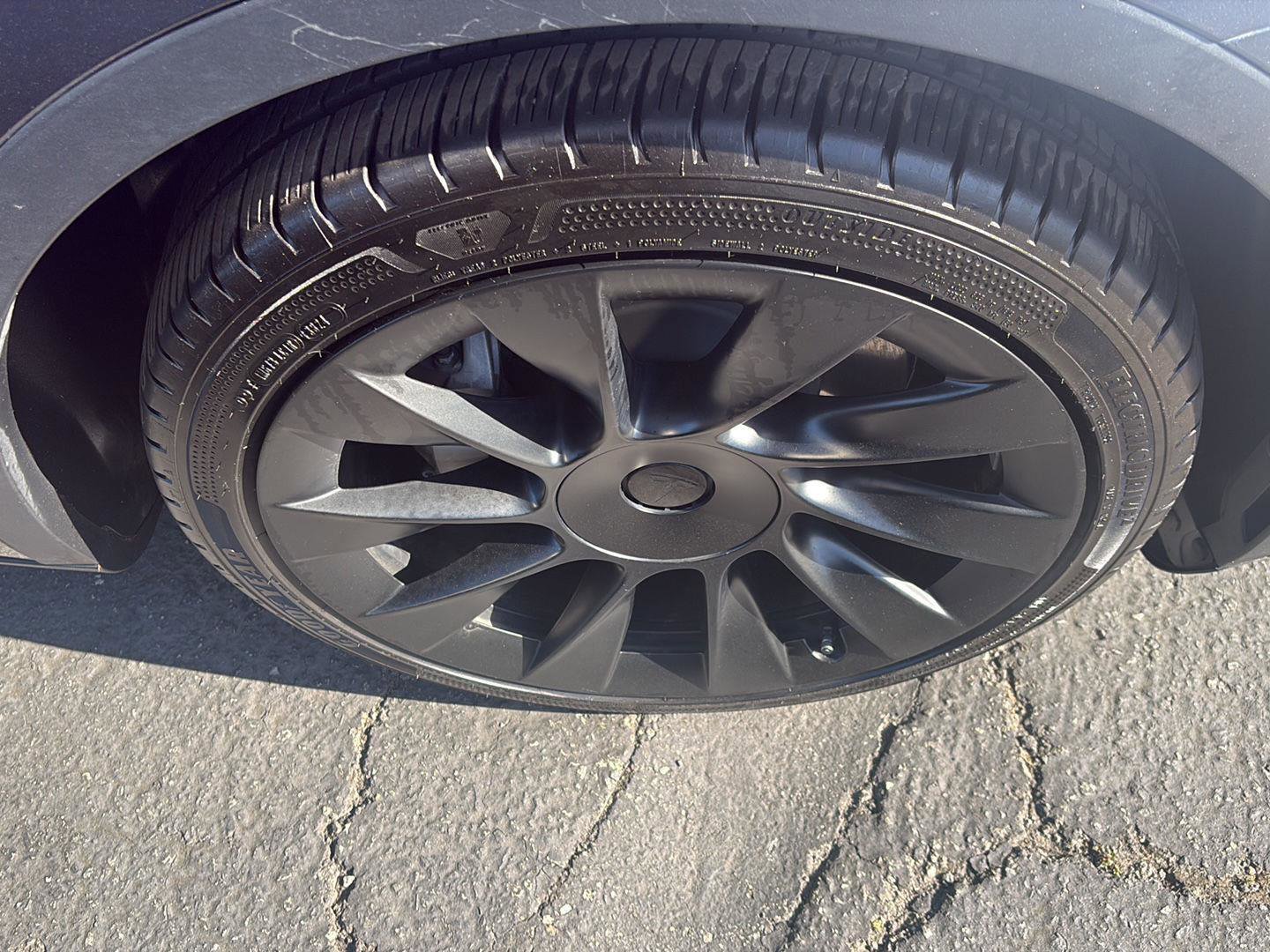 Used 2021 Tesla Model Y Long Range AWD/4WD image 22