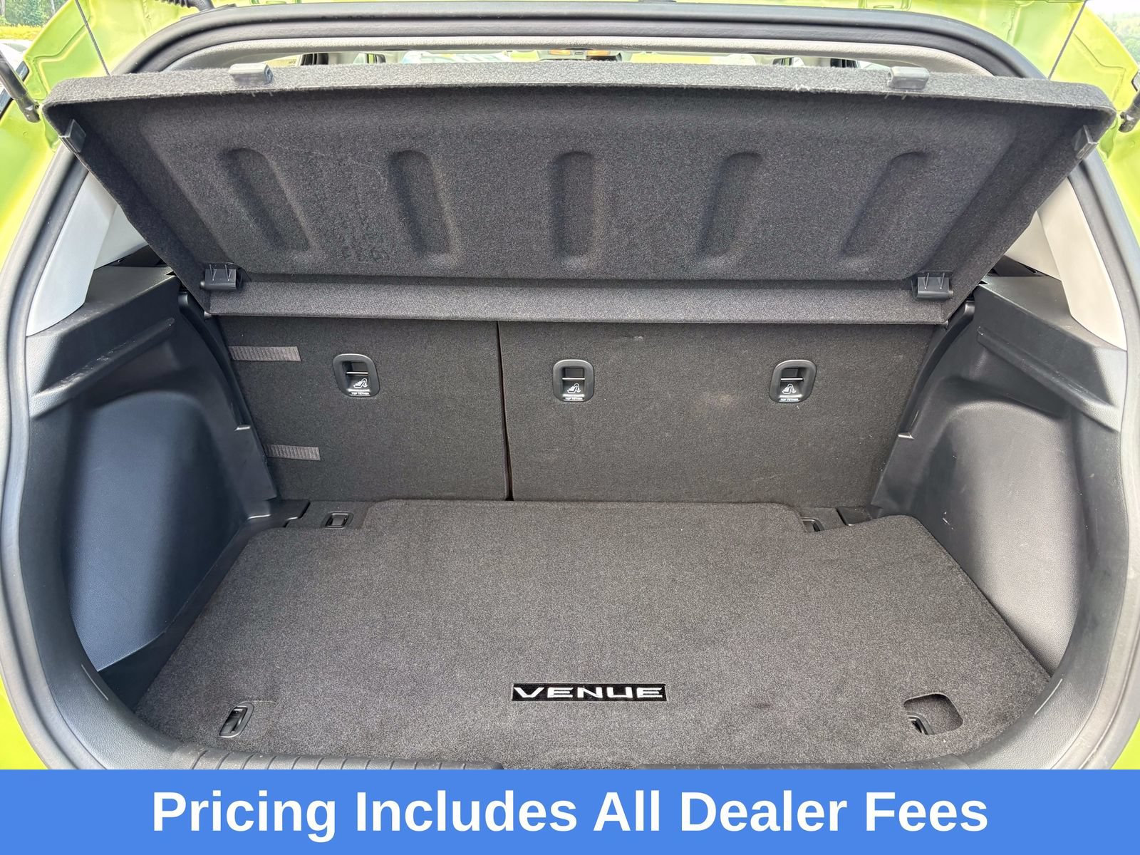 Used 2024 Hyundai Venue SEL FWD image 10