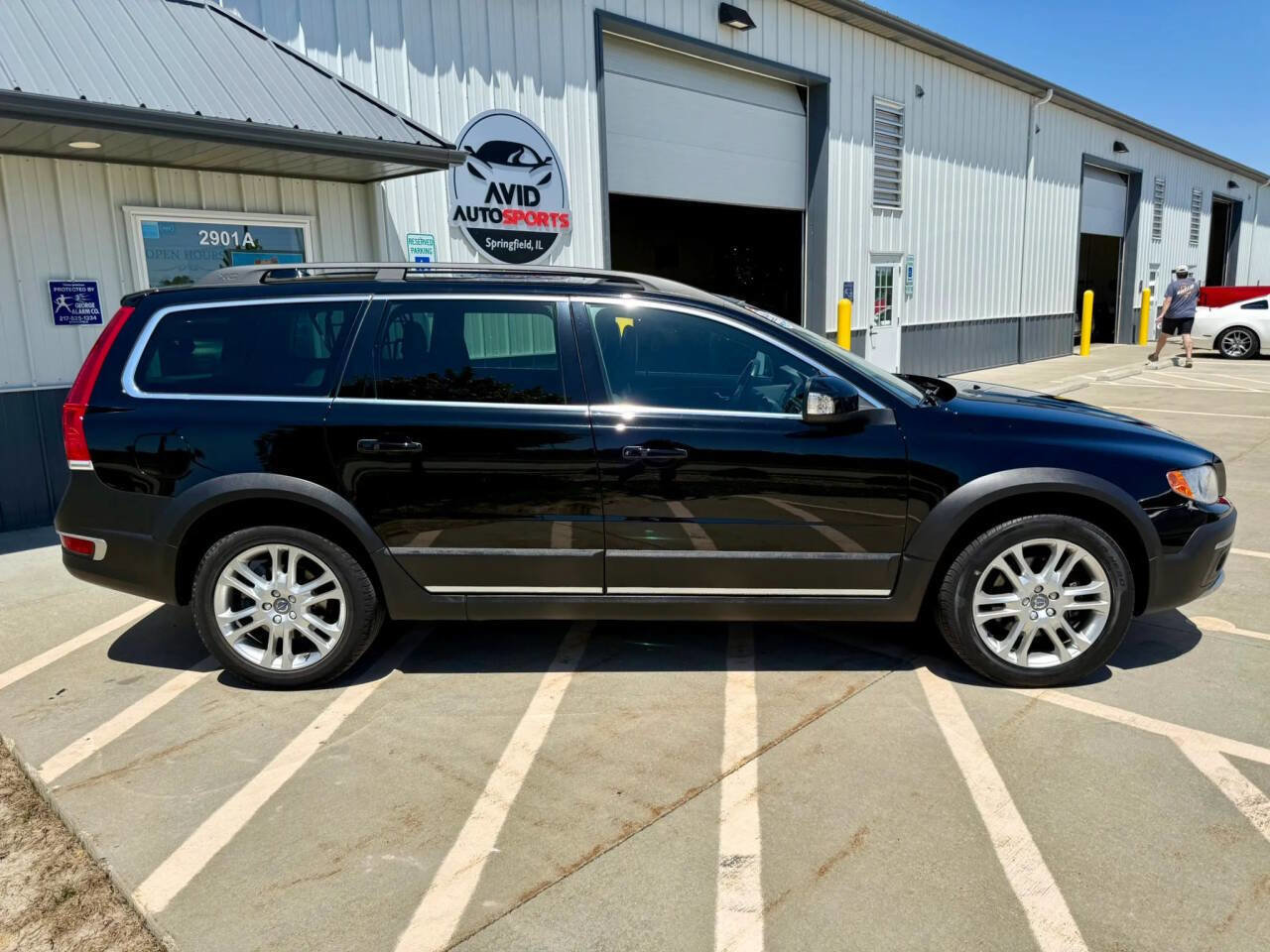 Used 2016 Volvo XC70 T5 Premier w/ Proximity Package FWD image 9