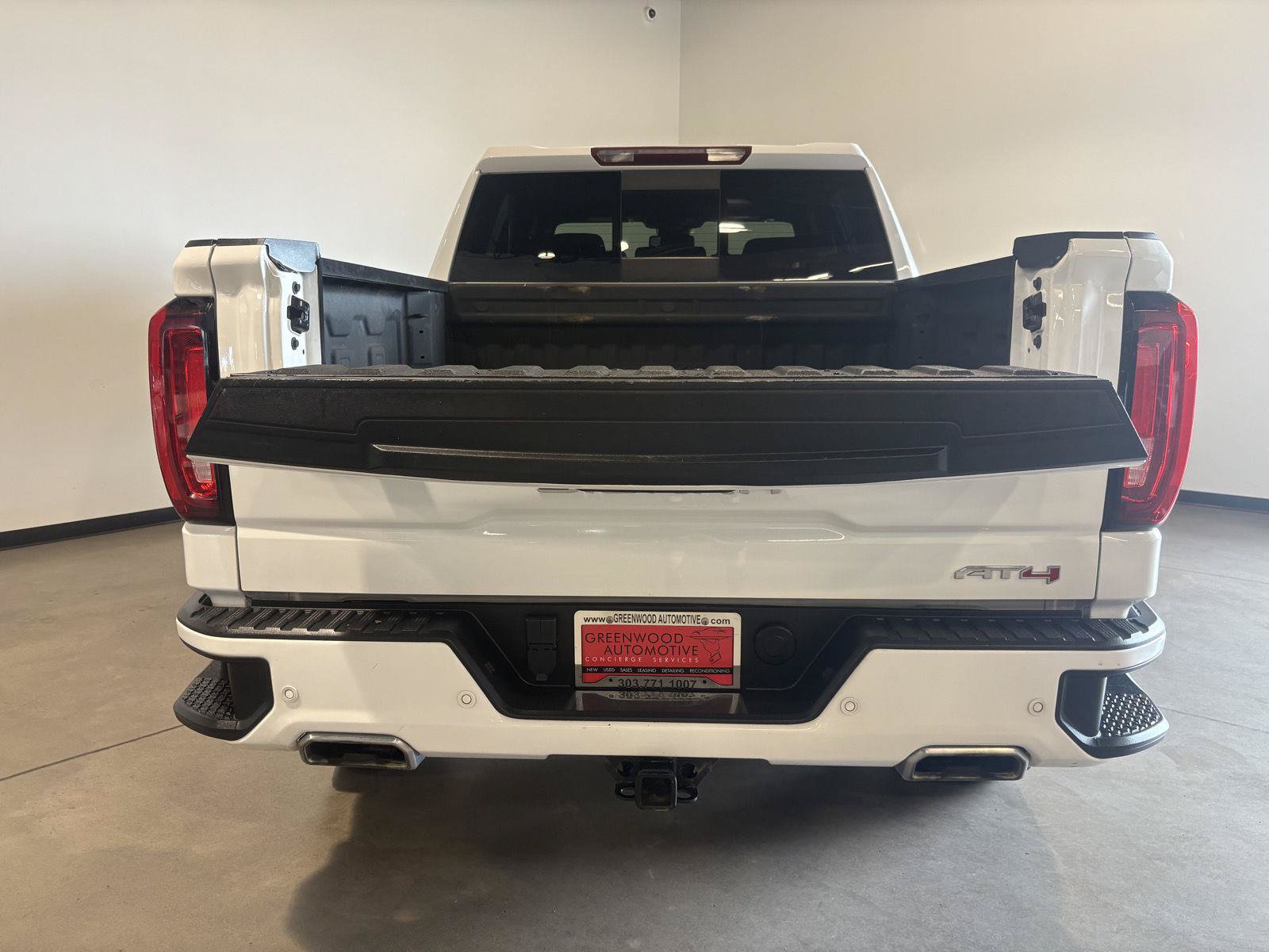 Used 2023 GMC Sierra 1500 AT4 w/ AT4 Preferred Package AWD/4WD image 5