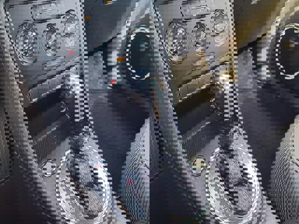 Used 2014 Volkswagen Beetle 2.5 image 5