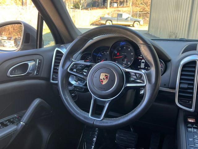 Used 2018 Porsche Cayenne Platinum Edition image 19