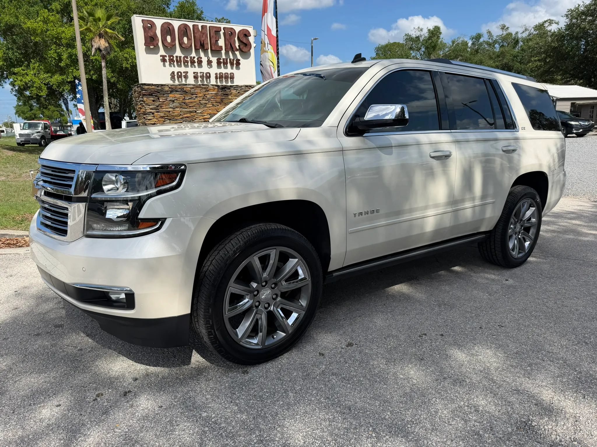 Used 2015 Chevrolet Tahoe LTZ RWD image 1