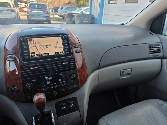 Used 2010 Toyota Sienna image 13