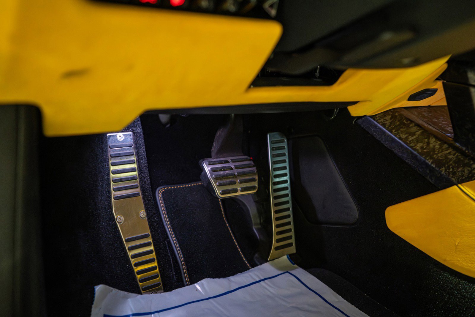 Used 2022 Lamborghini Huracan EVO image 27