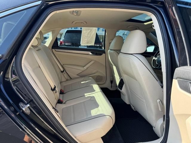 Used 2018 Volkswagen Passat 2.0T SE FWD image 10